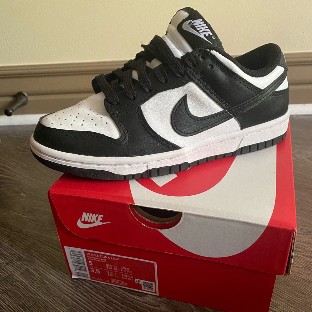 W Nike Dunk Low
